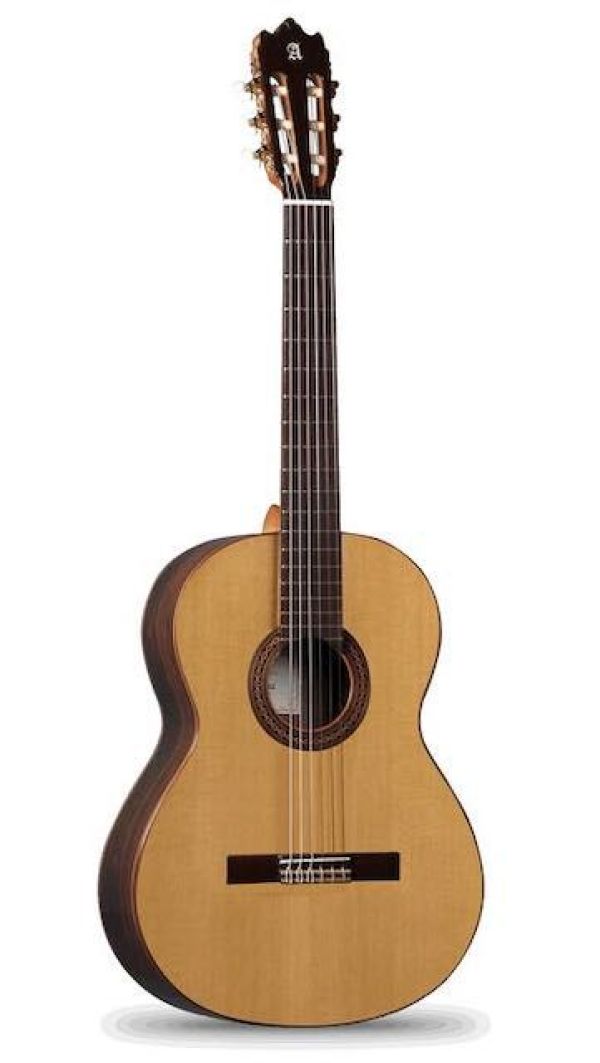 STUDENT SERIES 4/4 CLASSIC GUITAR